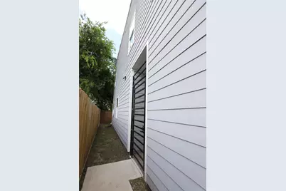 4422 Phlox Street, Houston, TX 77051 - Photo 2