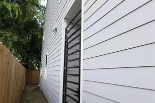 4422 Phlox St, Houston, TX 77051 - Photo 2