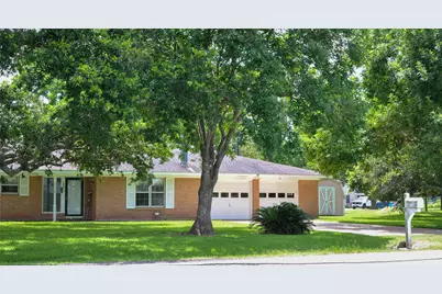 402 Peach Point Road, Jones Creek, TX 77541 - Photo 2