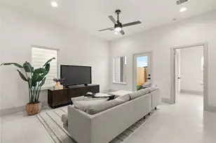 12802 Buffalo Wls Dr, Houston, TX 77045 - Photo 8