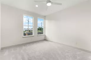 12802 Buffalo Wls Dr, Houston, TX 77045 - Photo 14