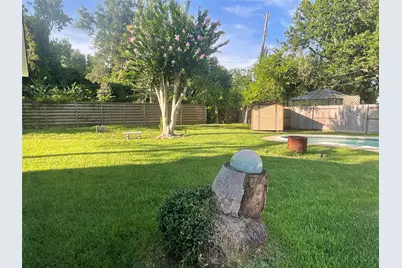 654 N Flamingo Drive, Seabrook, TX 77586 - Photo 2