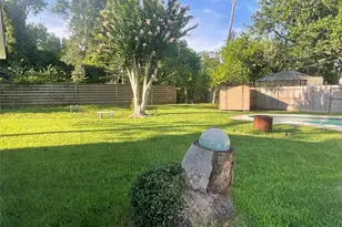 654 N Flamingo Dr, Seabrook, TX 77586 - Photo 2