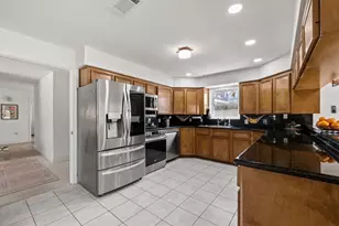 654 N Flamingo Dr, Seabrook, TX 77586 - Photo 12