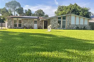 654 N Flamingo Dr, Seabrook, TX 77586 - Photo 1