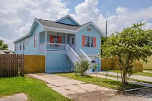 2315 36th St, Galveston, TX 77550 - Photo 2