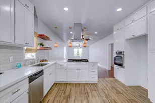 2315 36th St, Galveston, TX 77550 - Photo 12