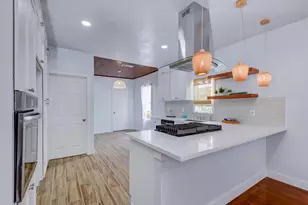 2315 36th St, Galveston, TX 77550 - Photo 10