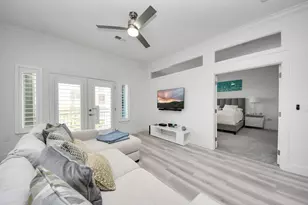 1010 Rosine St, Houston, TX 77019 - Photo 6