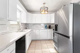 4014 Kent Dr, Galveston, TX 77554 - Photo 8