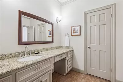 5 Lochtyne Circle, Houston, TX 77024 - Photo 16