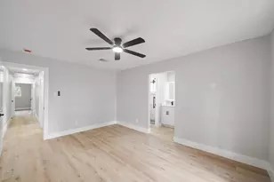 13906 Vinehill Dr, Sugar Land, TX 77498 - Photo 22