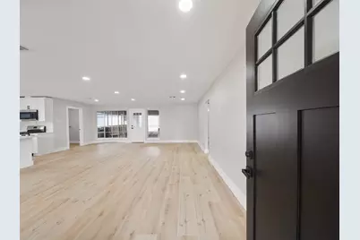 13906 Vinehill Drive, Sugar Land, TX 77498 - Photo 4