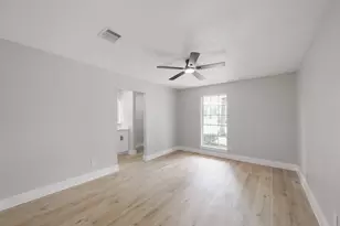 13906 Vinehill Dr, Sugar Land, TX 77498 - Photo 16