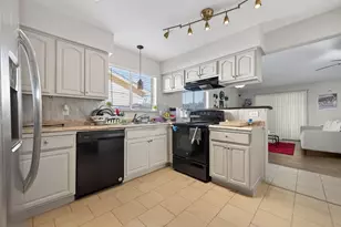 10423 Permian Dr, Sugar Land, TX 77498 - Photo 12