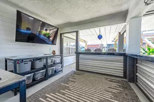 140 Tarpon St, Bayou Vista, TX 77563 - Photo 4