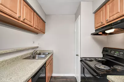 7700 W Airport Boulevard #0810, Houston, TX 77071 - Photo 12