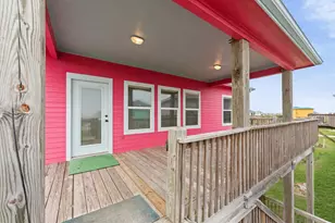 818 W Johnson Crawford Circle, Port Bolivar, TX 77650 - Photo 8