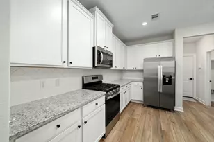 6015 Diamond Leaf Ct, Conroe, TX 77304 - Photo 4