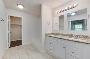 5405 Groveton St, Houston, TX 77033 - Photo 16