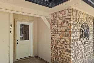 920 N Nellius St, Woodville, TX 75979 - Photo 6