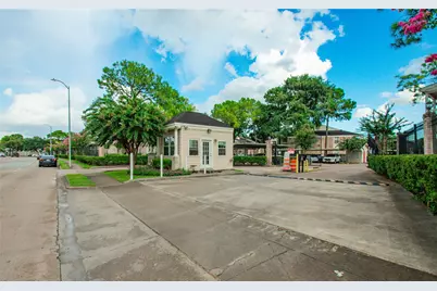 2750 Holly Hall Street #1315, Houston, TX 77054 - Photo 2