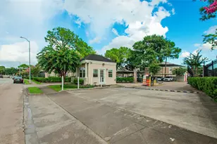 2750 Holly Hall St, Houston, TX 77054 - Photo 2