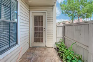2750 Holly Hall St, Houston, TX 77054 - Photo 10