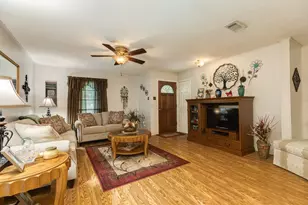 208 Lostracco St, Angleton, TX 77515 - Photo 4