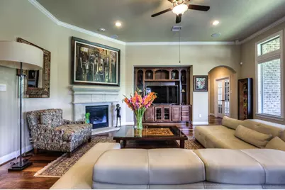 154 W Hullwood Court, The Woodlands, TX 77389 - Photo 12