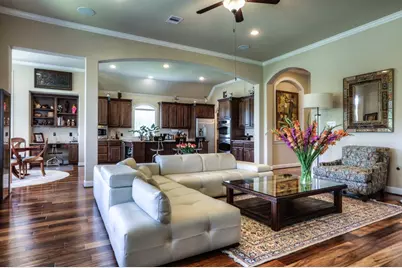 154 W Hullwood Court, The Woodlands, TX 77389 - Photo 14