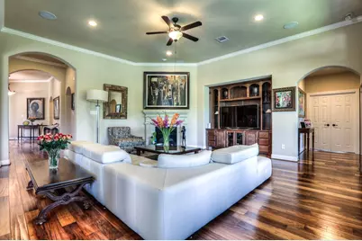 154 W Hullwood Court, The Woodlands, TX 77389 - Photo 16