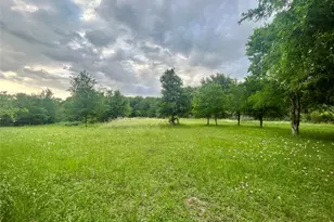 198 Riverside Dr, La Grange, TX 78945 - Photo 1