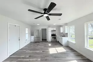 506 S Iowa St, La Porte, TX 77571 - Photo 4