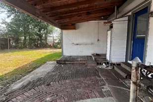 7931 Keller St, Houston, TX 77012 - Photo 12