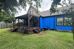 2945 W Lucas Dr, Beaumont, TX 77706 - Photo 2