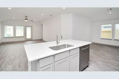 12814 Heddington Grove Lane, Houston, TX 77047 - Photo 10