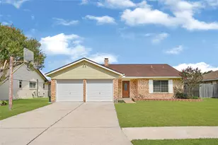 501 S Travis St, Deer Park, TX 77536 - Photo 1