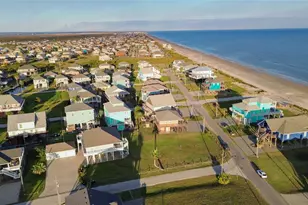 2691 Gillespie, Crystal Beach, TX 77650 - Photo 32