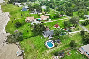 10518 Ocean Dr, Beach City, TX 77523 - Photo 8