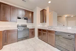 10118 MARIPOSA GREEN CT, Houston, TX 77044 - Photo 8