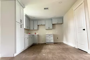 5924 Honeysuckle Dr, Houston, TX 77087 - Photo 6