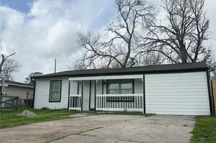 5924 Honeysuckle Dr, Houston, TX 77087 - Photo 2