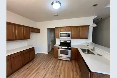 993 Oak Glen Drive, Willis, TX 77378 - Photo 4
