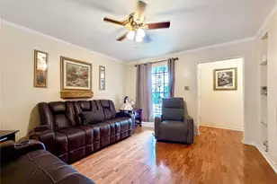 5223 Heathercrest St, Houston, TX 77045 - Photo 2