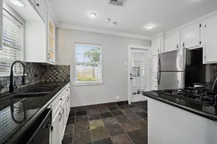 2912 Cetti St, Houston, TX 77009 - Photo 8