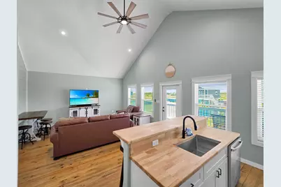 1032 Sunset Circle W, Crystal Beach, TX 77650 - Photo 20