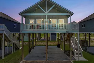 1032 Sunset Circle W, Crystal Beach, TX 77650 - Photo 1