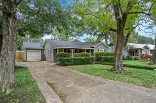 1110 Woods Dr, Liberty, TX 77575 - Photo 2