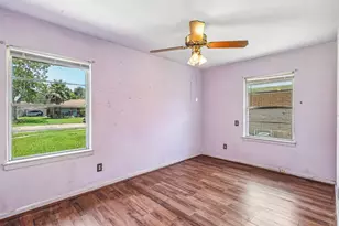 1501 Colby Dr, Baytown, TX 77520 - Photo 12
